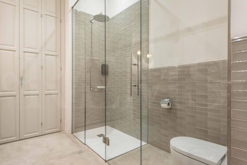 Contemporary Loft In The Historic City Center By Rems مالقة المظهر الخارجي الصورة