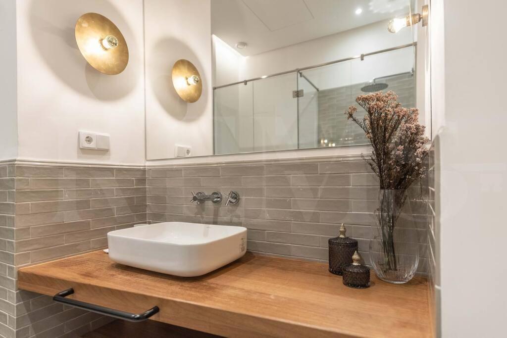 Contemporary Loft In The Historic City Center By Rems مالقة المظهر الخارجي الصورة