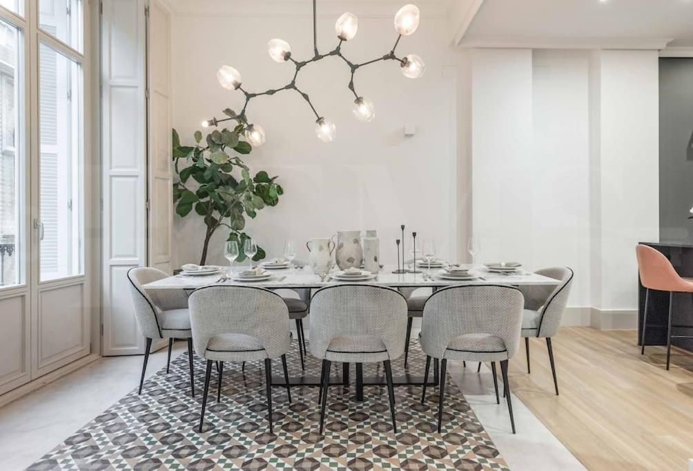 Contemporary Loft In The Historic City Center By Rems مالقة المظهر الخارجي الصورة