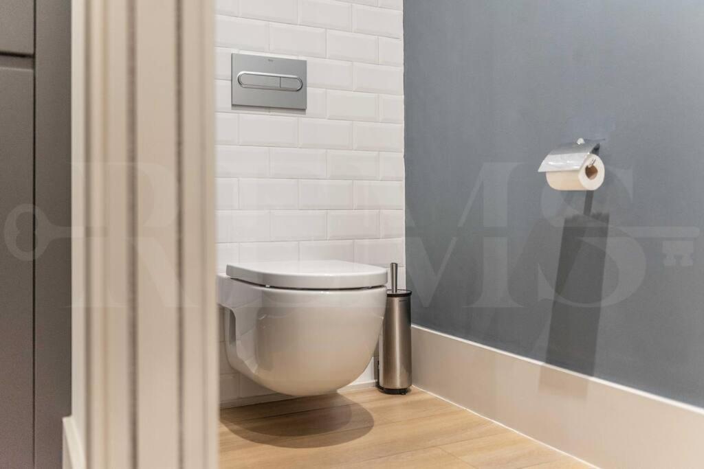 Contemporary Loft In The Historic City Center By Rems مالقة المظهر الخارجي الصورة