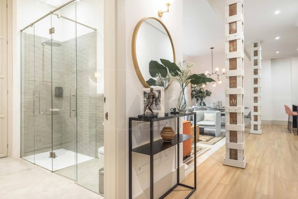 Contemporary Loft In The Historic City Center By Rems مالقة المظهر الخارجي الصورة