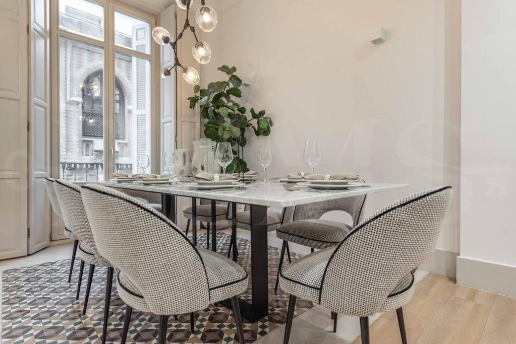 Contemporary Loft In The Historic City Center By Rems مالقة المظهر الخارجي الصورة