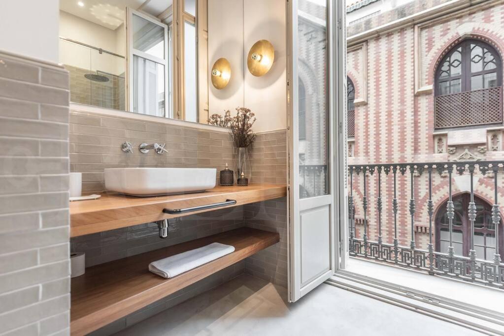 Contemporary Loft In The Historic City Center By Rems مالقة المظهر الخارجي الصورة