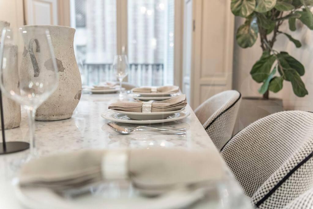 Contemporary Loft In The Historic City Center By Rems مالقة المظهر الخارجي الصورة