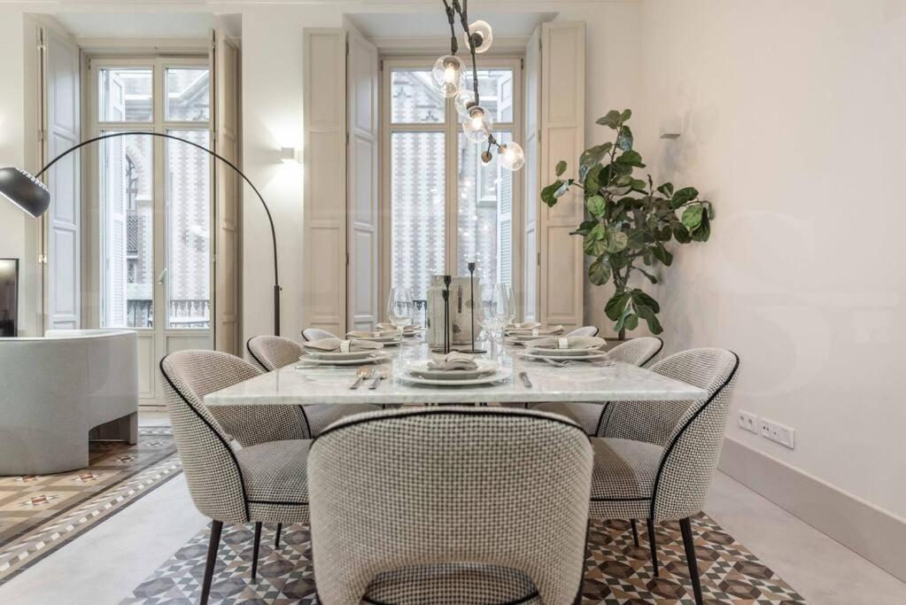 Contemporary Loft In The Historic City Center By Rems مالقة المظهر الخارجي الصورة