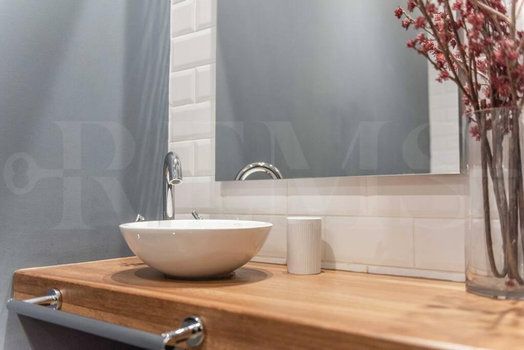 Contemporary Loft In The Historic City Center By Rems مالقة المظهر الخارجي الصورة