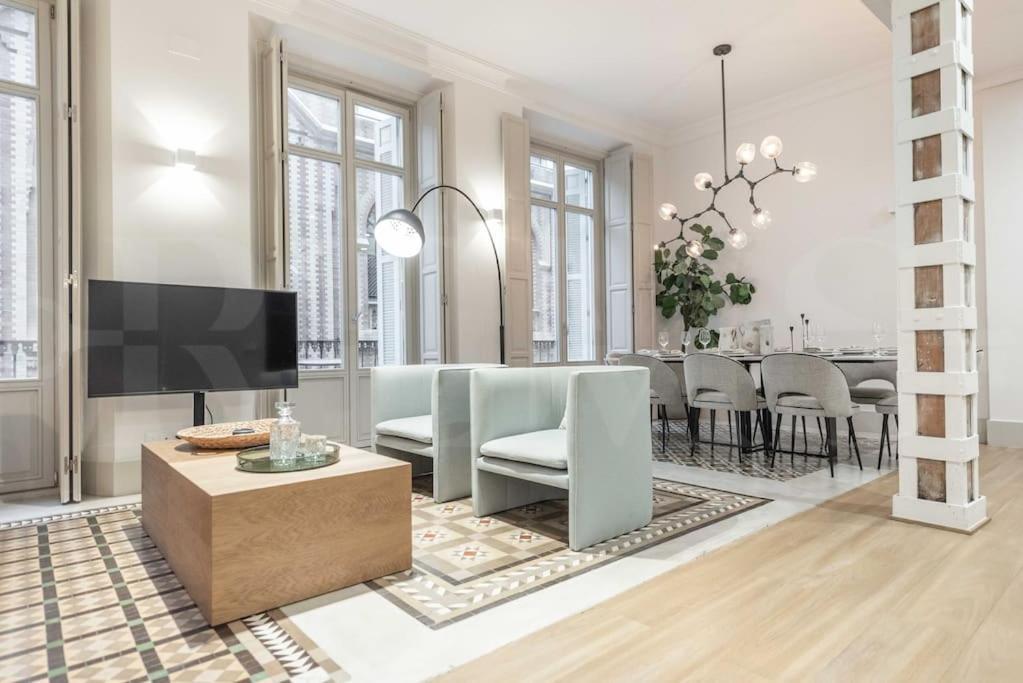 Contemporary Loft In The Historic City Center By Rems مالقة المظهر الخارجي الصورة
