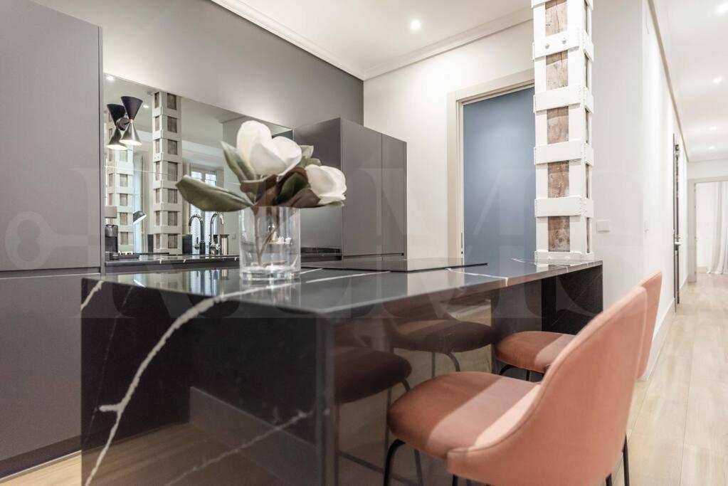 Contemporary Loft In The Historic City Center By Rems مالقة المظهر الخارجي الصورة