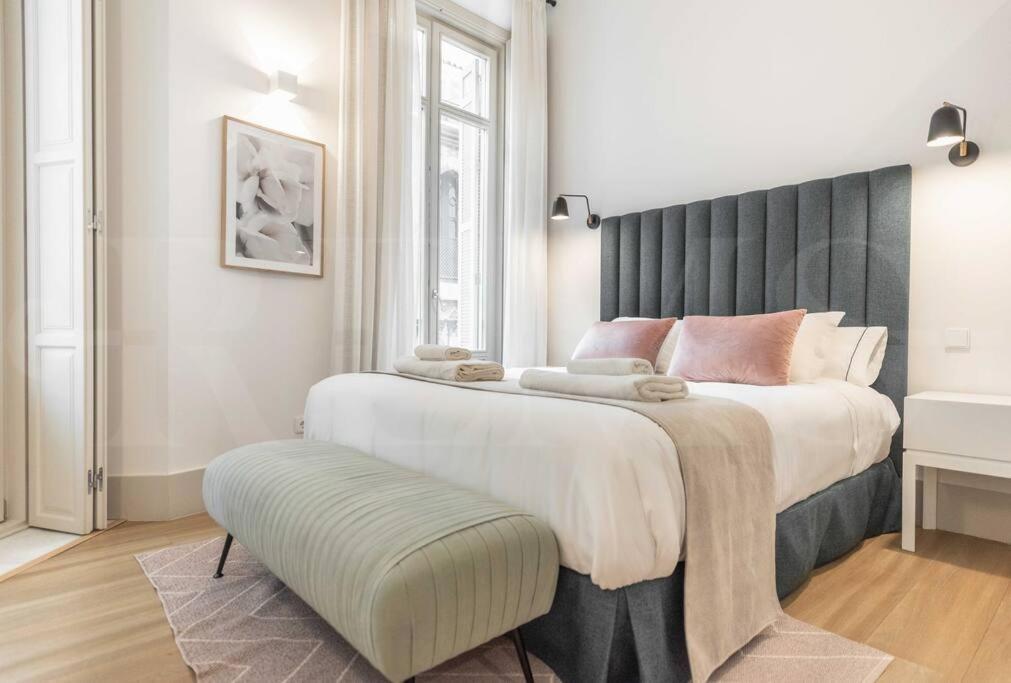 Contemporary Loft In The Historic City Center By Rems مالقة المظهر الخارجي الصورة